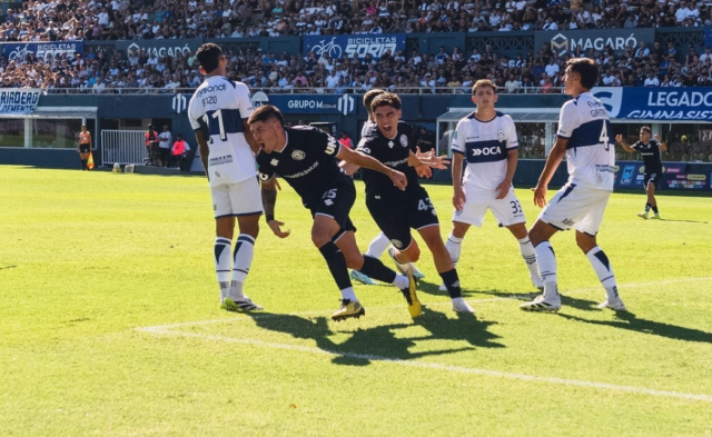 Independiente Rivadavia vs Gimnasia : quatre buts spectaculaires en 39 minutes lors du Torneo Apertura